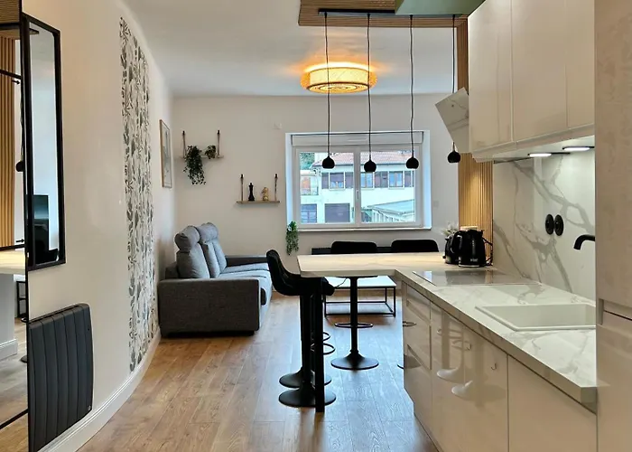 Le Chardon- 2chambres- Avec Stationnement Apartment *